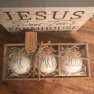 Rae Dunn Mr. Mrs. 2018 Ornament Set